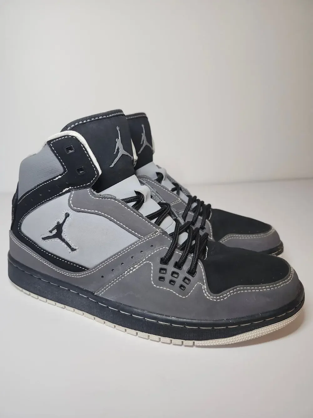 Jordan 1 Flight Men’s Gray Sz 9 Athletic Sneaker Streetwear Mid Top